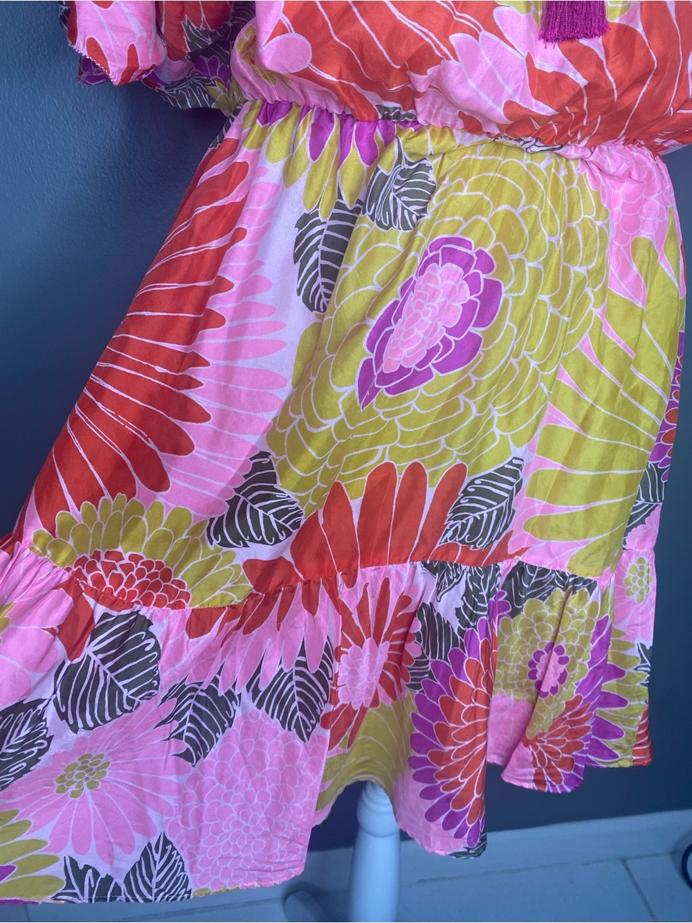 Trina Turk Mahalo Dress 100% Silk Tiered Elastic Waist - Size L - Picture 8 of 11
